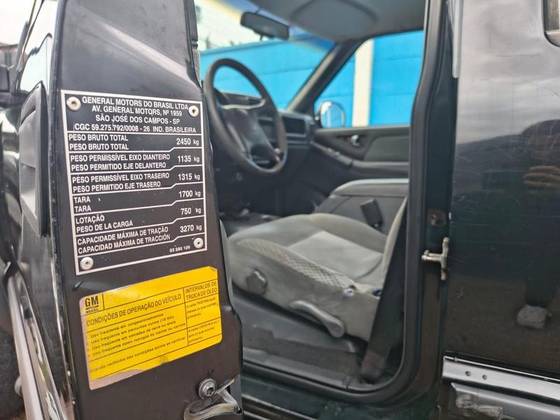 CHEVROLET S10 2.4 ADVANTAGE 4X2 CD 8V FLEX 4P MANUAL CHEVROLET S10 2.4 ADVANTAGE 4X2 CD 8V FLEX 4P MANUAL